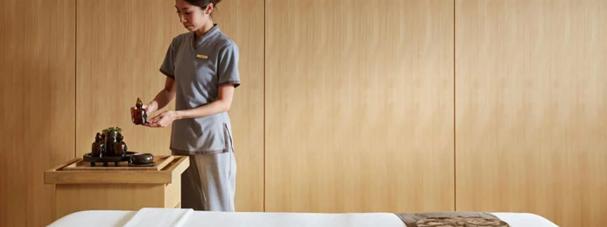 中環移民放盤利潤可達$101,600成立約9年設4房員工可留任約1,000呎總投資額約$2,000,000位於商業大廈美容院生意轉讓 生意轉讓中環美容香港創業・頂讓・生意頂讓・頂手・生意買賣・買生意