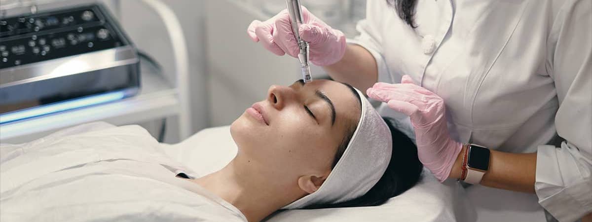 生意轉讓銅鑼灣美容香港創業・頂讓・生意頂讓・頂手・生意買賣・買生意