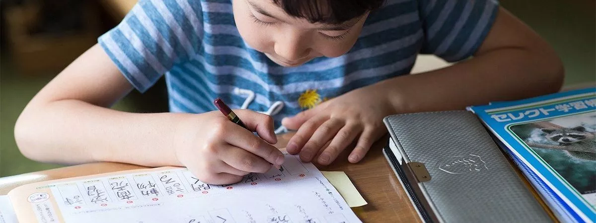 灣仔可Autorun移民放盤經營約17年歷史屹立多年具口碑約45客底設5課室1,800呎黃金地段長期盈利容額大連FB及IG具員工團隊補習社生意轉讓 生意轉讓灣仔教育中心香港創業・頂讓・生意頂讓・頂手・生意買賣・買生意