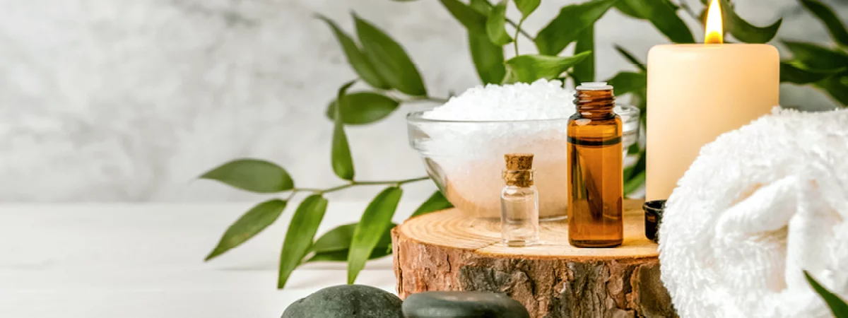 鰂魚涌開業超過15年歷史悠久口碑極佳包1200會員近商業區黃金地段長期盈利2,000呎可容納18人地方寬敞間格實用生財工具齊備有獨立洗手間已有穩定熟客班底齊足浴店按摩店生意轉讓	 生意轉讓鰂魚涌足浴按摩香港創業・頂讓・生意頂讓・頂手・生意買賣・買生意