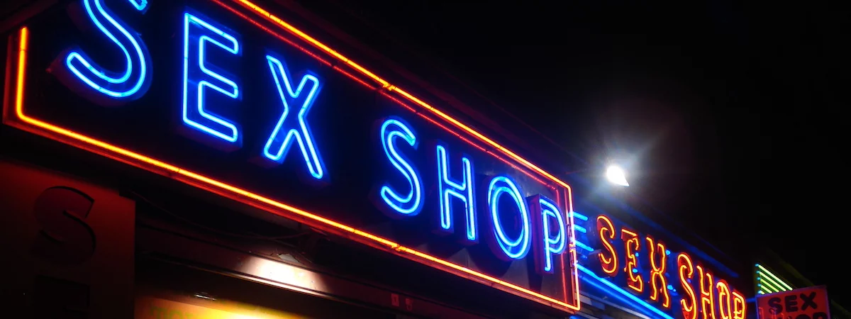 荃灣成立約7年約200呎有利位置生意平穩已有穩定熟客可帶入行位於地舖情趣用品生意轉讓 生意轉讓荃灣情趣用品香港創業・頂讓・生意頂讓・頂手・生意買賣・買生意