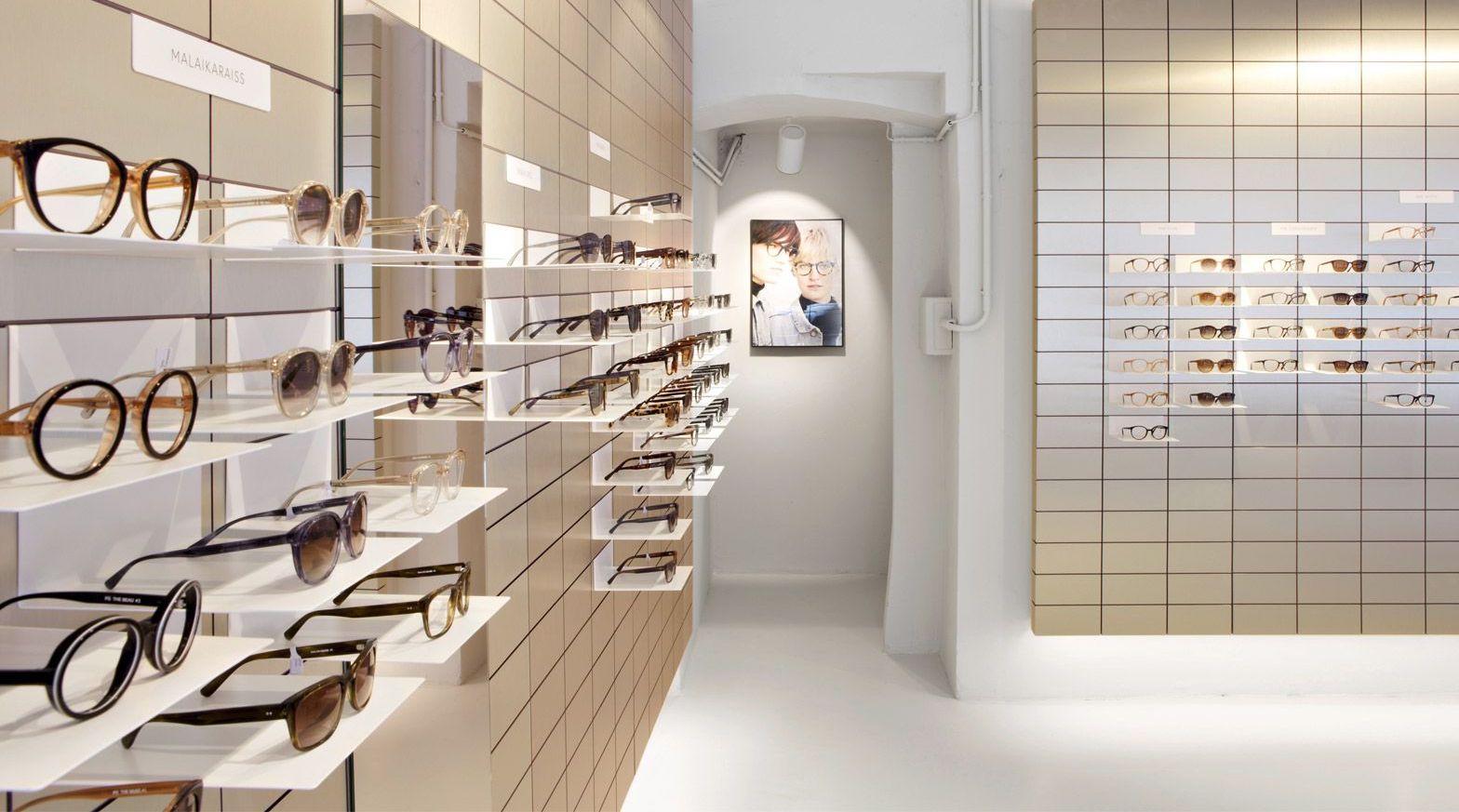 香港仔加盟品牌Autorun約800客底員工可留任平租之選即頂即做穩定街坊熟客位於商場舖眼鏡店生意轉讓 生意轉讓香港仔精品配件香港創業・頂讓・生意頂讓・頂手・生意買賣・買生意