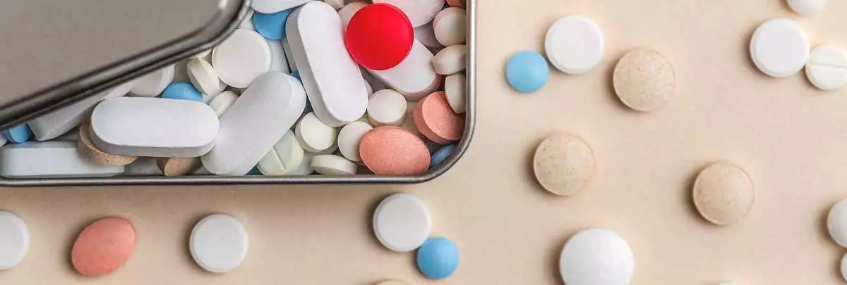 灣仔經營約13年歷史約500呎地舖連閣樓包約20萬存貨位處民生區黃金地段段段有人流可帶入行備供應商資料具員工團隊西藥藥房藥行生意轉讓 生意轉讓灣仔藥房藥行香港創業・頂讓・生意頂讓・頂手・生意買賣・買生意